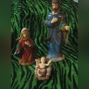 Avon Nativity Set Baby Jesus Christmas Ceramic Set